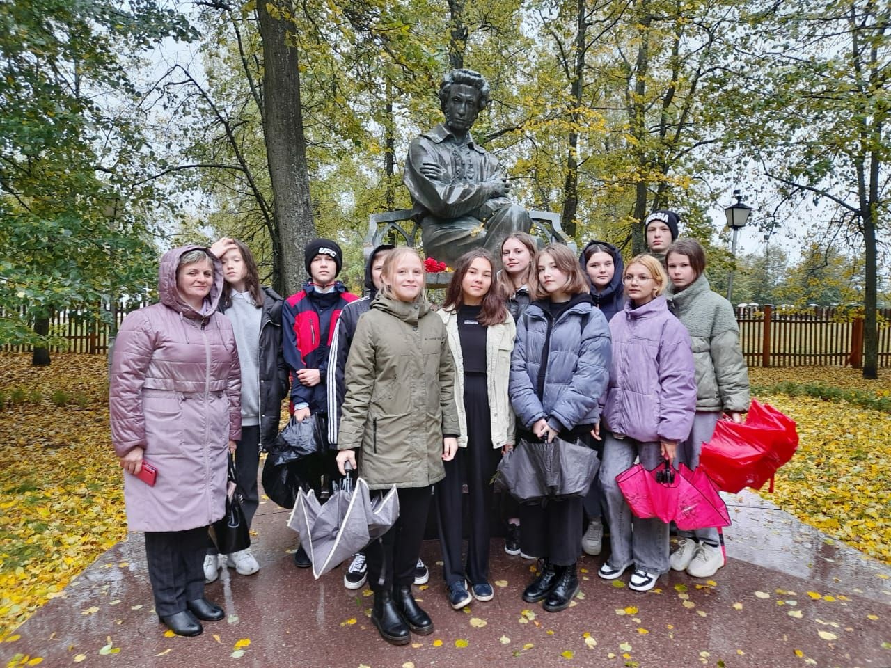 Поездка учащихся 9 и 11классов МБОУ «Атяшевской средней школы» в музей-усадьбу А. С.Пушкина, в одном из самых знаменитых пушкинских мест России- Большое Болдино ..